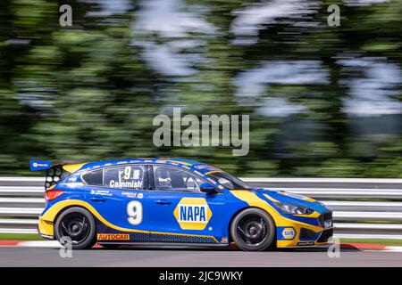 11.. Juni 2022; Oulton Park, Little Budworth, Kephire, England; Kwik Fit British Touring Car Championship, Oulton Park: Dan Camish in seinem NAPA Racing UK Ford Focus ST während des Trainings Stockfoto