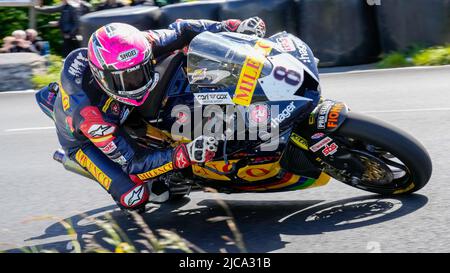 Douglas, Isle Of Man. 11.. Juni 2022. Davey Todd (1000 Honda) vertritt den Milenco von Padgetts Motorcycles Team während der Milwaukee Senior TT 2022 auf der Isle of man, Douglas, Isle of man am 11. Juni 2022. Foto von David Horn. Quelle: Prime Media Images/Alamy Live News Stockfoto