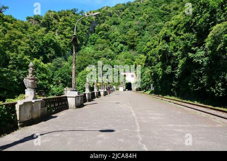 Verlassene Bahnhof Psyrzkha in New Athos Stockfoto