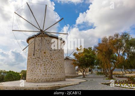 Alte Windmühle in der Stadt Alacati in Izmir, Türkei Stockfoto