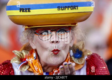 ROTTERDAM - Fans der Niederlande während des Spiels der UEFA Nations League zwischen den Niederlanden und Polen im Feyenoord-Stadion am 11. Juni 2022 in Rotterdam, Niederlande. ANP PIETER STAM DE YOUNG Stockfoto