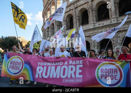 Rom, Italien. 11.. Juni 2022. Rom 11 June Pride 2022 PS: Das Foto kann in Übereinstimmung mit dem Kontext verwendet werden, in dem es aufgenommen wurde, und ohne die diffamierende Absicht des Dekors der vertretenen Menschen. Kredit: Unabhängige Fotoagentur/Alamy Live Nachrichten Stockfoto