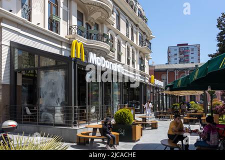 Batumi, Georgia - Mai 15 2022: Außenansicht des Mc Donalds Restaurants in Batumi Stockfoto