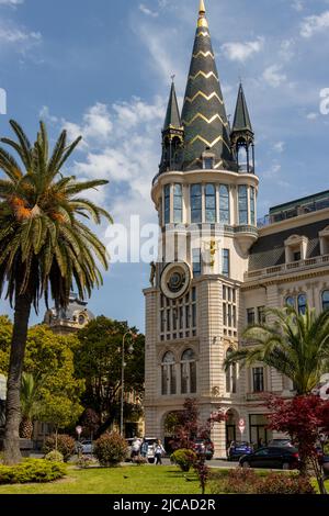 Batumi, Georgien - 15 2022. Mai: Europaplatz. Astronomische Uhr im Stadtzentrum von Batumi Stockfoto