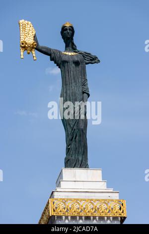 Batumi, Georgien - 15 2022. Mai: Medea-Statue auf dem Batumi Europlatz Stockfoto