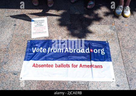 Kundgebung der Demokratischen Partei im Ausland zu Ehren der Opfer des Mordes an der Robb Elementary School in Uvalde, Texas, am 24. Mai 2022. Frankreich, Toulouse le 11 Juin 2022. Foto von Patricia Huchot-Boissier/ABACAPRESS.COM Stockfoto