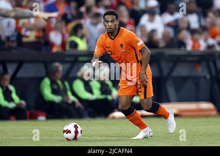 ROTTERDAM - Jurrien Timber of Holland während des Spiels der UEFA Nations League zwischen den Niederlanden und Polen im Feyenoord-Stadion am 11. Juni 2022 in Rotterdam, Niederlande. ANP MAURICE VAN STEEN Stockfoto