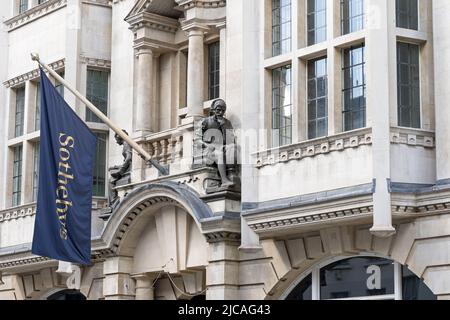 Sothebys Auktionshaus für teure Gegenstände im Londoner Westend. London - 11.. Juni 2022 Stockfoto