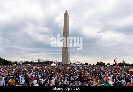 Washington, Vereinigte Staaten Von Amerika. 11.. Juni 2022. Der Marsch um unser Leben fand am Samstag, den 11. Juni 2022 in Washington, DC statt. Quelle: Julia Nikhinson/CNP/Sipa USA Quelle: SIPA USA/Alamy Live News Stockfoto