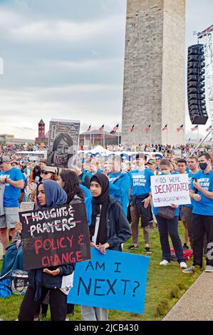 Washington DC, USA. 11. Juni 2022. Die Demonstranten nehmen an dem Protest gegen Waffengewalt im Rahmen des Marsches für unser Leben Teil. Kirk Treakle/Alamy Live News. Stockfoto