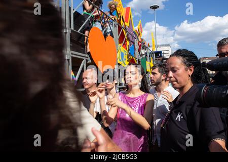 Rom, Italien. 11.. Juni 2022. Die italienische Sängerin Elodie bei der Parade der Rome Pride 2022 (Foto: © Matteo Nardone/Pacific Press via ZUMA Press Wire) Stockfoto