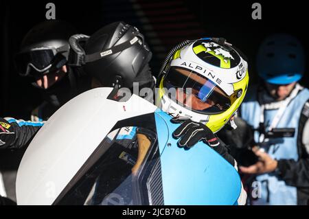 NEGRAO Andre (BRA), Alpine Elf Team, Alpine A480 - Gibson, Portrait während der 2022 24 Stunden von Le Mans, 3. Lauf der FIA-Langstrecken-Weltmeisterschaft 2022, auf dem Circuit de la Sarthe, vom 11. Bis 12. Juni 2022 in Le Mans, Frankreich - Foto: Alexandre Guillaumot/DPPI/LiveMedia Stockfoto