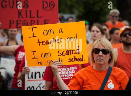 March for Our Lives 2022, Boston, MA, USA: Tausende versammelten sich am Ufer von Boston, als über 450 Demonstrationen gegen Waffengewalt in den USA stattfanden. Kredit: Chuck Nacke / Alamy Live Nachrichten Stockfoto