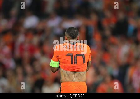 Rotterdam, Niederlande. 11.. Juni 2022. Memphis Depay aus den Niederlanden reagiert während des UEFA Nations League-Fußballspiels Zwischen den Niederlanden und Polen am 11. Juni 2022 in Rotterdam, Niederlande. Quelle: Zheng Huansong/Xinhua/Alamy Live News Stockfoto