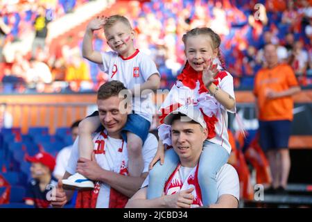 Rotterdam, Niederlande. 11.. Juni 2022. Fans der Niederlande reagieren vor der UEFA Nations League Ein Fußballspiel zwischen den Niederlanden und Polen in Rotterdam, Niederlande, am 11. Juni 2022. Quelle: Zheng Huansong/Xinhua/Alamy Live News Stockfoto