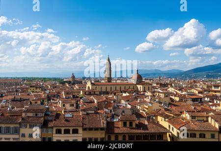 Skyline der Stadt Florenz mit Blick auf die Basilika des Heiligen Geistes Stockfoto