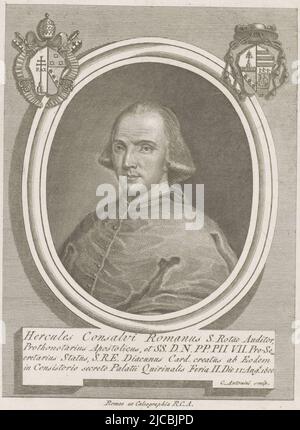 Oben links und oben rechts ein Wappen, Porträt von Kardinal Ercole Consalvi Porträts von Kardinälen mit zwei Wappen-Bildnissen, Druckerei: Carlo Antonini, (auf Objekt erwähnt), Verlag: Calcographia R.C.A., (auf Objekt erwähnt), Druckerei: Italien, Verlag: Rome, 1795 - 1805, Papier, Gravur, H 224 mm × B 167 mm Stockfoto