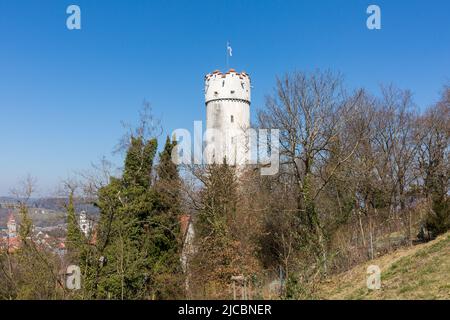 Ravensburg, Deutschland - 23. März 2022: Blick auf den Mehlsack - Wahrzeichen und berühmtesten Turm von Ravensburg. Stockfoto