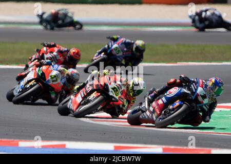 -1 RAZGATLIOGLU Toprak TUR Yamaha YZF R1, 19 BAUTISTA Alvaro ESP Ducati Panigale V4R während der Motul FIM Superbike Championship - Ital Round Sunda Stockfoto