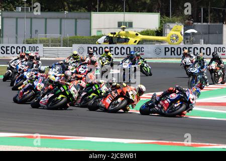 Start Rennen SBK während der Motul FIM Superbike Championship - Italienische Runde Sonntag Rennen während der World Superbikes - Circuit Pirelli Emilia-Romagna RO Stockfoto