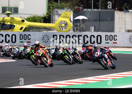 Start Rennen SBK während der Motul FIM Superbike Championship - Italienische Runde Sonntag Rennen während der World Superbikes - Circuit Pirelli Emilia-Romagna RO Stockfoto