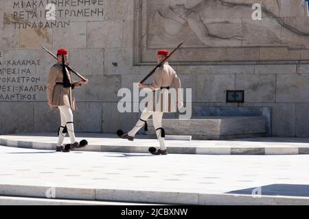 Wachwechsel am Grab des unbekannten Soldaten, Athen, Griechenland, Europa Stockfoto