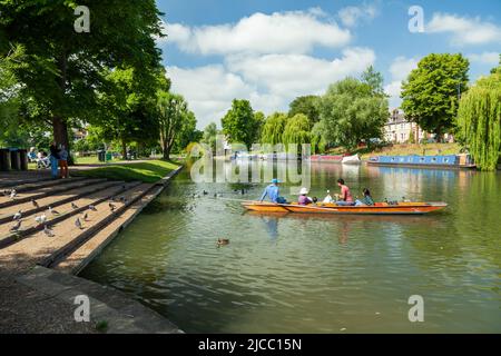 Frühlingsmittag auf dem River Cam in Cambridge, England. Stockfoto