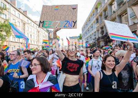 Breslau, Breslau, Polen. 11.. Juni 2022. Fast 20.000 Menschen nahmen am LGBT-marsch im Zentrum von Breslau Teil. Der Befehl wurde von der Polizei gehalten, und die Gegenveranstaltung bestand aus 10 Personen. (Bild: © Krzysztof Zatycki/ZUMA Press Wire) Stockfoto