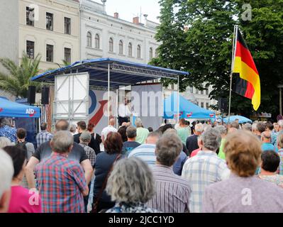 Sebastian Wippel beim Landratswahlkampf für Sebastian Wippel am Marienplatz. Görlitz, 11.06.2022 Stockfoto