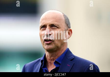 Moderator Nasser Hussain während des dritten Tages des zweiten Spiels der LV= Insurance Test Series in Trent Bridge, Nottingham. Bilddatum: Sonntag, 12. Juni 2022. Stockfoto