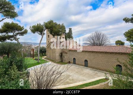 Kloster Sant Miquel am Poble Espanyol in Barcelona, Spanien - Freilichtmuseum, das Spaniens typische regionale Architektur zeigt. Stockfoto