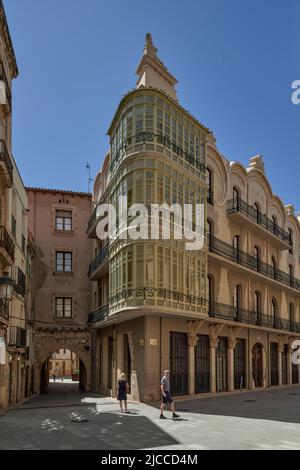 Calle Del Portal dels Romeus, Plaza Nuestra Señora de la Cinta und Calle de la Merce in der Stadt Tortosa, Tarragona, Katalonien, Spanien, Europa Stockfoto