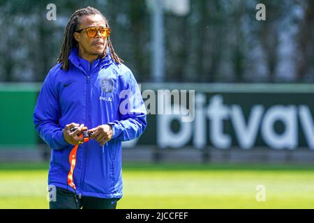 ZEIST, NIEDERLANDE - 12. JUNI: assistencoach Edgar Davids aus den Niederlanden während einer Trainingssitzung der Niederlande auf dem KNVB Campus am 12. Juni 2022 in Zeist, Niederlande. (Foto von Rene Nijhuis/Orange Picturs) Stockfoto