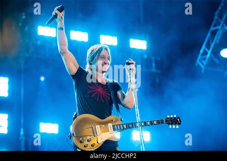 Keith Urban tritt am 1. Tag des CMA Fest 2022 im Nissan Stadium am 09. Juni 2022 in Nashville, Tennesse, auf. Foto: Amiee Stubbs/imageSPACE/Sipa USA Stockfoto