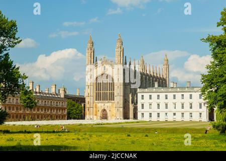 Frühlingsnachmittag im King's College in Cambridge, England. Stockfoto