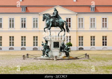 Eine Statue auf Schloss Charlottenburg, Berlin Stockfoto