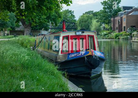 Schmalboot auf dem Fluss Cam in Cambridge, England. Stockfoto