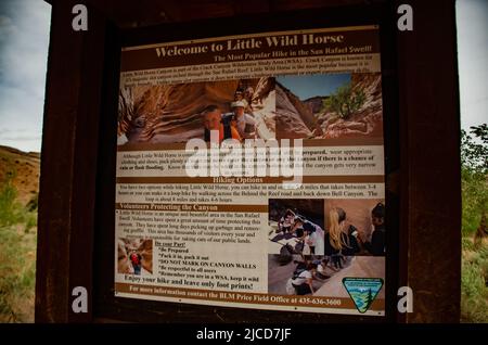 WYOMING, USA - 12. MAI 2018: - Informationsschild /Welcome to Little Wild Horse/, Crace Canyon, USA Stockfoto