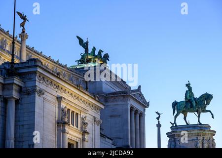 Das Nationaldenkmal von Viktor Emmanuel II. Auf der Piazza Venezia, im Zentrum Roms, im Latium, Italien. Stockfoto