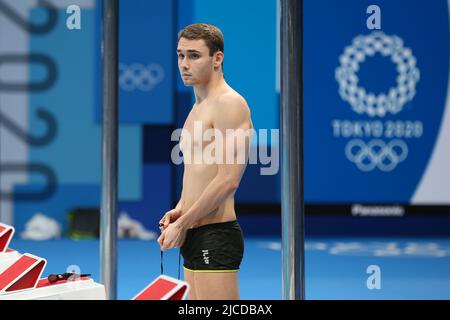 31.. JULI 2021 - TOKIO, JAPAN: Kristof Milak aus Ungarn erwärmt sich bei den Olympischen Spielen 2020 in Tokio (Foto: Mickael Chavet/RX) Stockfoto