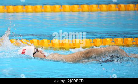 31.. JULI 2021 - TOKIO, JAPAN: Ein chinesischer Schwimmer wärmt sich bei den Olympischen Spielen 2020 in Tokio auf (Foto: Mickael Chavet/RX) Stockfoto