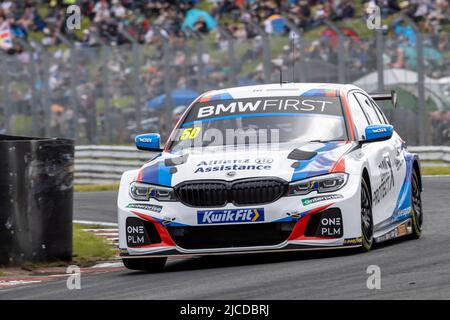 12.. Juni 2022; Oulton Park, Little Budworth, Kephire, England; Kwik Fit British Touring Car Championship, Oulton Park: Colin Turkington in seinem Team BMW BMW 330e M Sport Stockfoto