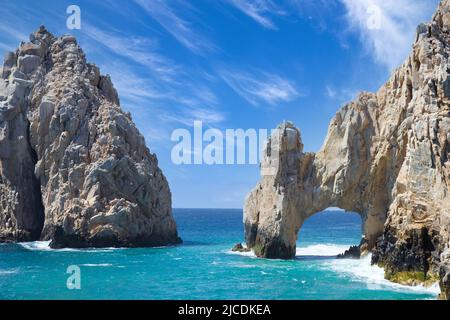 Mexiko, landschaftlich reizender Touristenort Arch Cabo San Lucas, El Arco, in der Nähe des Strandes Playa Amantes. Stockfoto