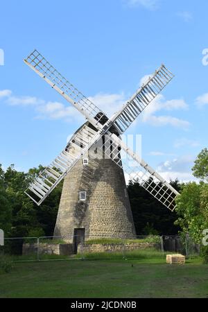 Bradwell Windmill in Milton Keynes. Die Windmühle wurde 1805 erbaut und ist heute ein denkmalgeschütztes Wahrzeichen der Klasse II. Stockfoto