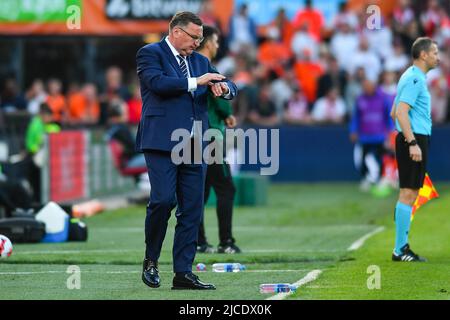 Rotterdam, Niederlande. 11.. Juni 2022. Czeslaw Michniewicz während der UEFA Nations League Ein Spiel der Gruppe 4 zwischen den Niederlanden und Polen im Stadion Feijenoord am 11. Juni 2022 in Rotterdam, Niederlande. (Foto von Andrachiewicz/PressFocus/SIPA USA) France OUT, Poland OUT Credit: SIPA USA/Alamy Live News Stockfoto