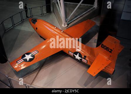 Der Bell X-1 'Glamorous Glennis', der von General Chuck Yeager geflogen wurde, um die Schallmauer zu durchbrechen, wird im Steven F. Udvar-Hazy Center in Virginia gesehen. Stockfoto