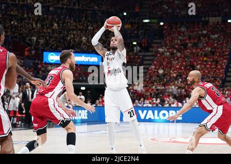 Mailand, Italien. 12.. Juni 2022. Daniel Hackett (Virtus Segafredo Bologna) beim Finale des Rennens 3 - AX Armani Exchange Milano vs Virtus Segafredo Bologna, Italienischer Basketball Eine Serie Championship in Mailand, Italien, Juni 12 2022 Credit: Independent Photo Agency/Alamy Live News Stockfoto