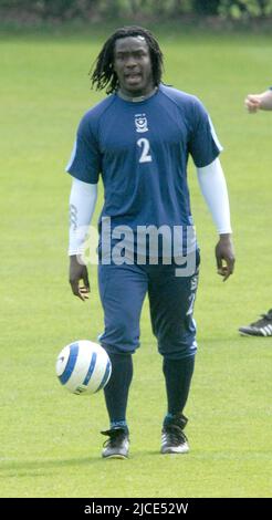 PORTSMOUTH TRAINING 27-04-06. LINVOY PRIMUS PIC MIKWE WALKER, 2006 Stockfoto