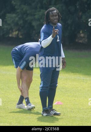 PORTSMOUTH TRAINING 27-04-06. LINVOY PRIMUS PIC MIKWE WALKER, 2006 Stockfoto