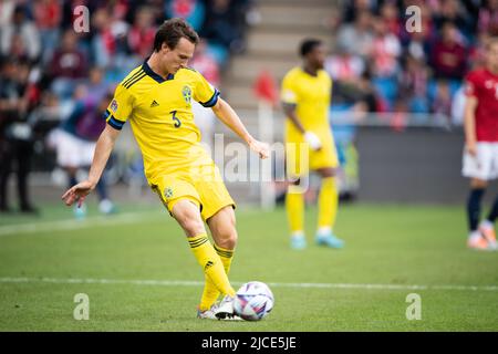 Oslo, Norwegen. 12.. Juni 2022. Der Schwede Hjalmar Ekdal (3) wurde während des UEFA Nations League-Spiels zwischen Norwegen und Schweden im Ullevaal Stadion in Oslo gesehen. (Foto: Gonzales Photo/Alamy Live News Stockfoto